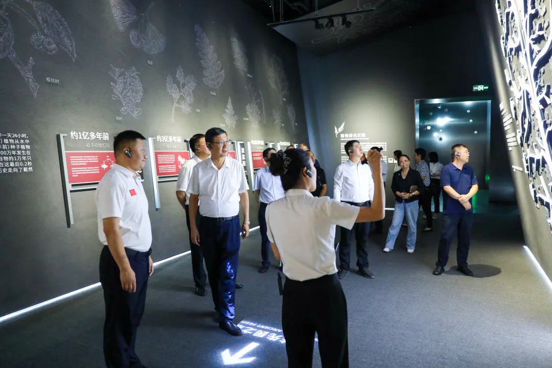 吉林省人大常委会副主任贾晓东带领调研组莅临佐丹力159健康产业园参观指导